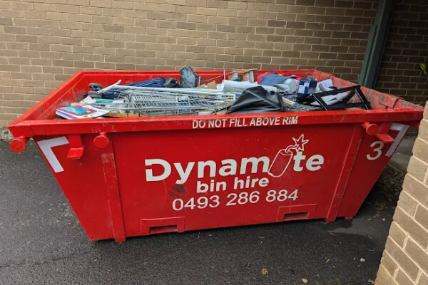 dynamitebinhire4.jpg