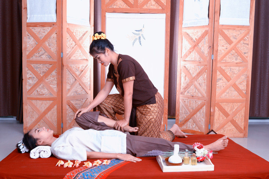 womanreceivingrelaxingmassageataspa20260111103610utc.jpg