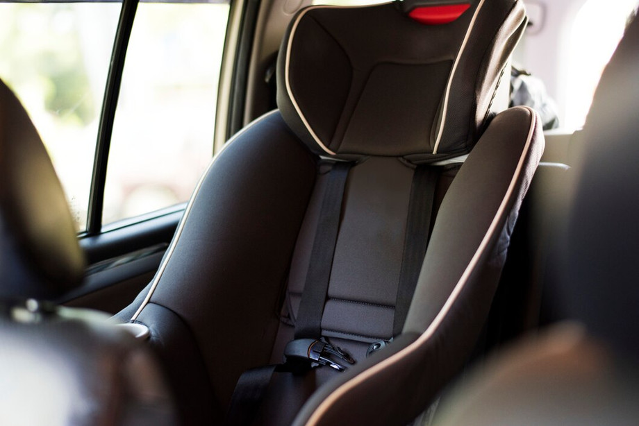 childsafetyseatbackcar_5387671228.jpg