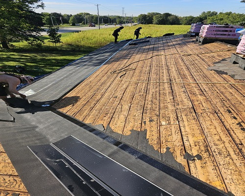 roofrepairservicesmilwaukeewi7.jpg