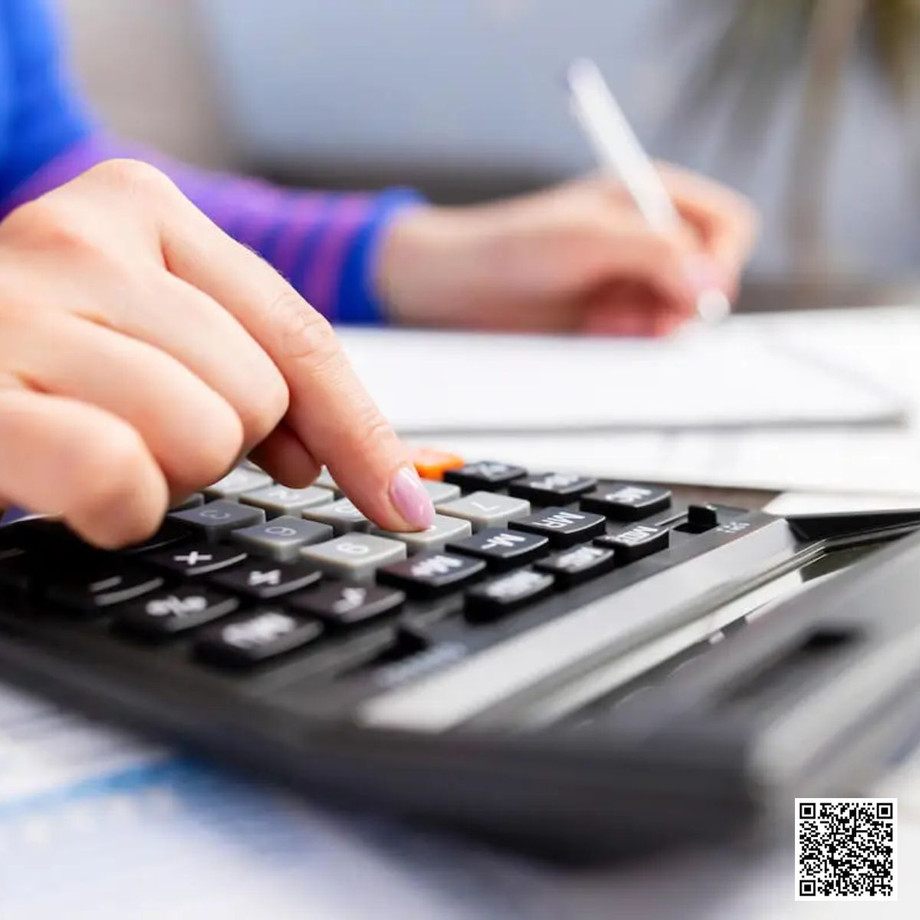 whytruckdriversshouldhireadedicatedtruckertaxaccountant.jpg