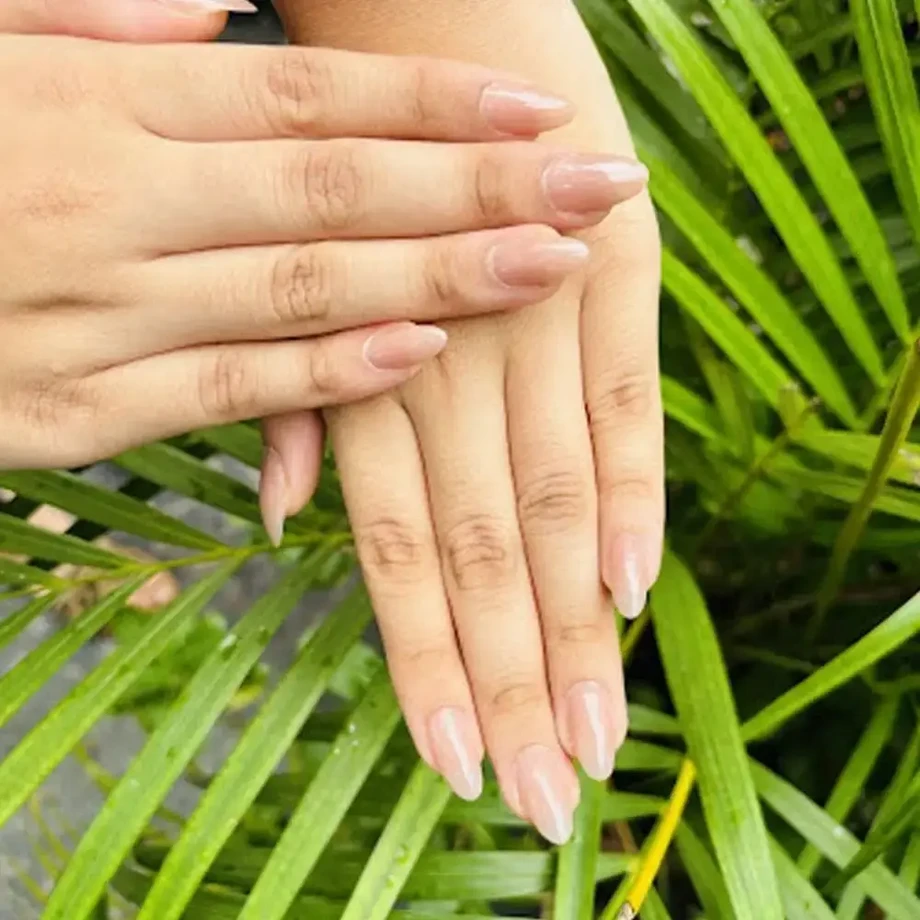 nails2.webp