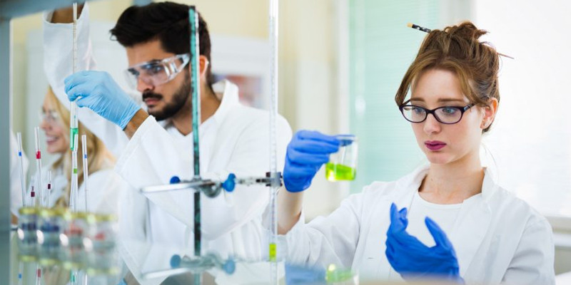 howtochooseinpunjabtopharmacycollege.jpg