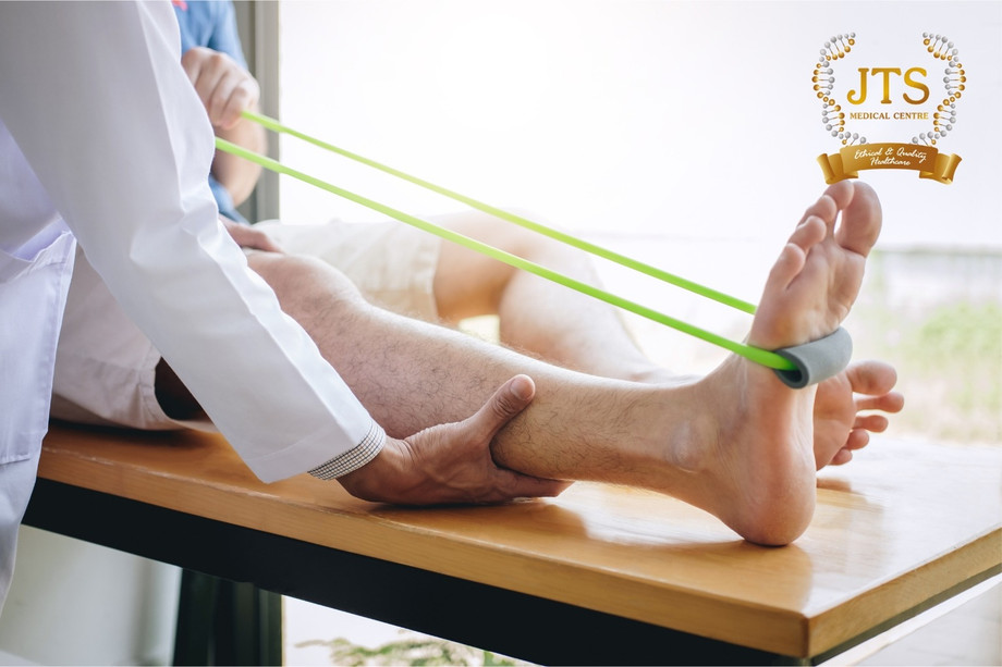 orthopaedicdoctorvsaphysiotherapistindubai1.jpg