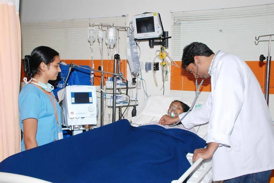 apolloreachhospitalskarimnagartyeup.webp