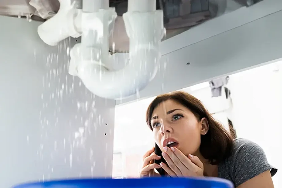 emergencyplumbing1png.webp