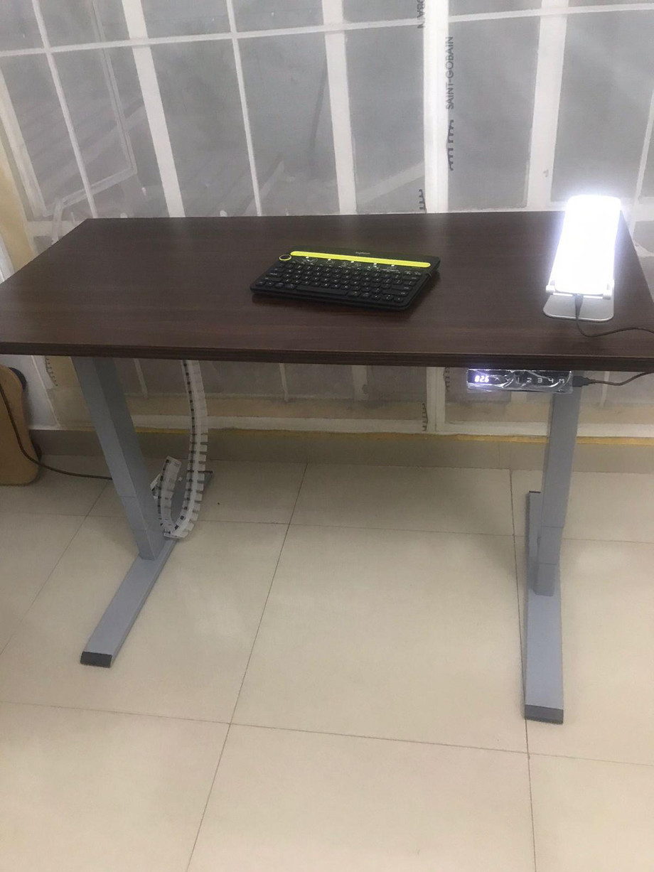 Height adjustable table