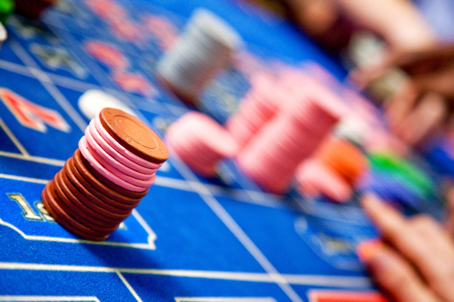 casinoroulettechipscloseuponthetable20260109145848utc.jpg