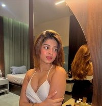 imageye____imgi_80_vihanaindianescortinkozhikode14672794_premium.jpg