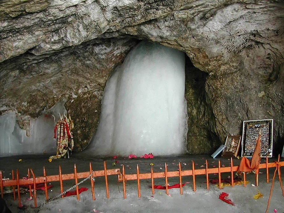 amarnathshivacavetemple81000.jpg