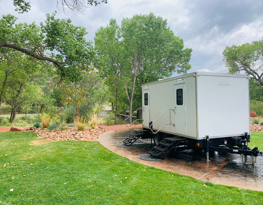 portablerestroomrentalincloviscascaled.jpg