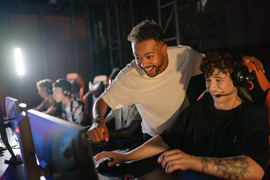 gamers1024x682.jpg