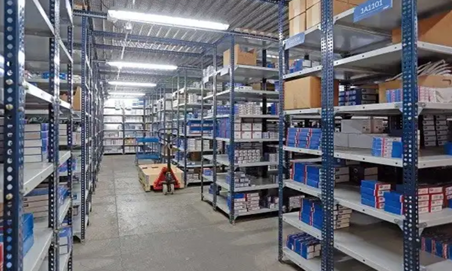 slottedangelracksaisle1.png
