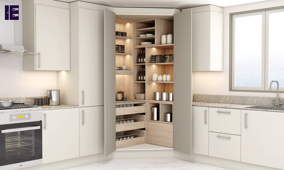 lshapedshakerkitchensetwithcornerpantry.jpg