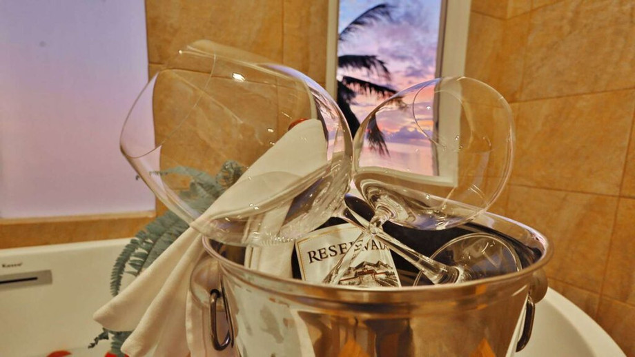 vanneegoldensandsbykophanganhotel7211024x5761.jpg