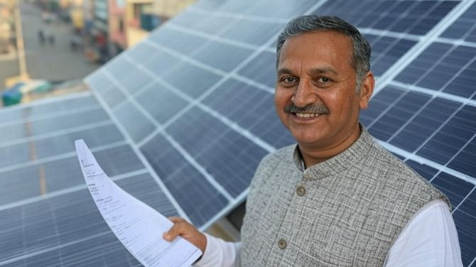 commercialsolarpanelinstallation.jpg