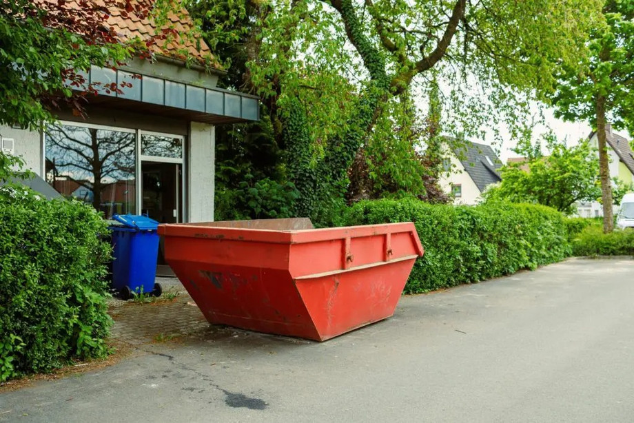 imageye____imgi_155_largestreetgarbagecontainermetalredcontainerconstructionwastegarbage1024x683.jpeg