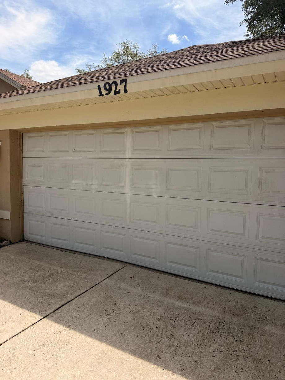 garagedoor.jpg