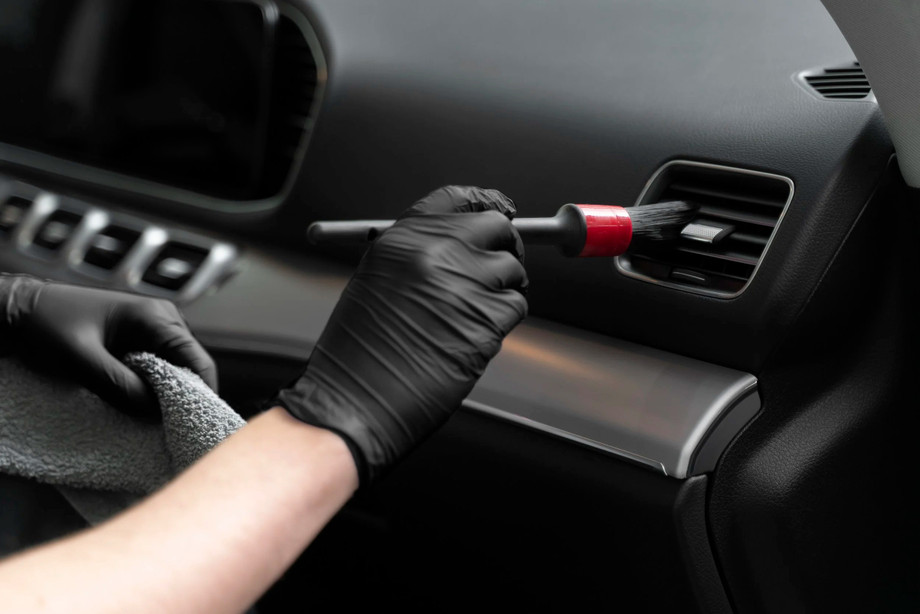imgi_21_closeupcarcareprocess.jpg