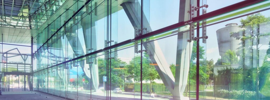 agcfeaturemainpicglassfixingglazing1024x383.jpeg