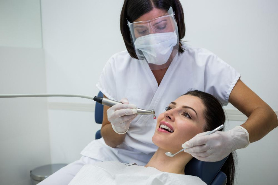 Foods and Habits to Avoid After Visiting a Teeth Whitening Dentist