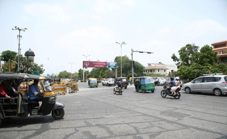 jaipur_jlnmargoutsidemotidoongariganeshtemple.jpg