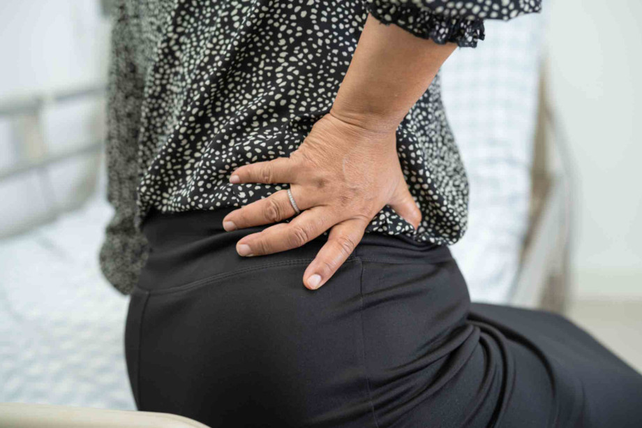 jpegoptimizer_asianladypatientwearingbackpainsupportbelt20240918203741utc.jpg
