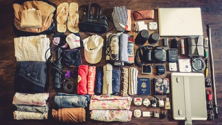 traveltheworldwithonlyacarryon_whattopack1.jpg