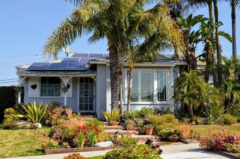 bungalow-in-boca-raton-with-solar-panels.jpg