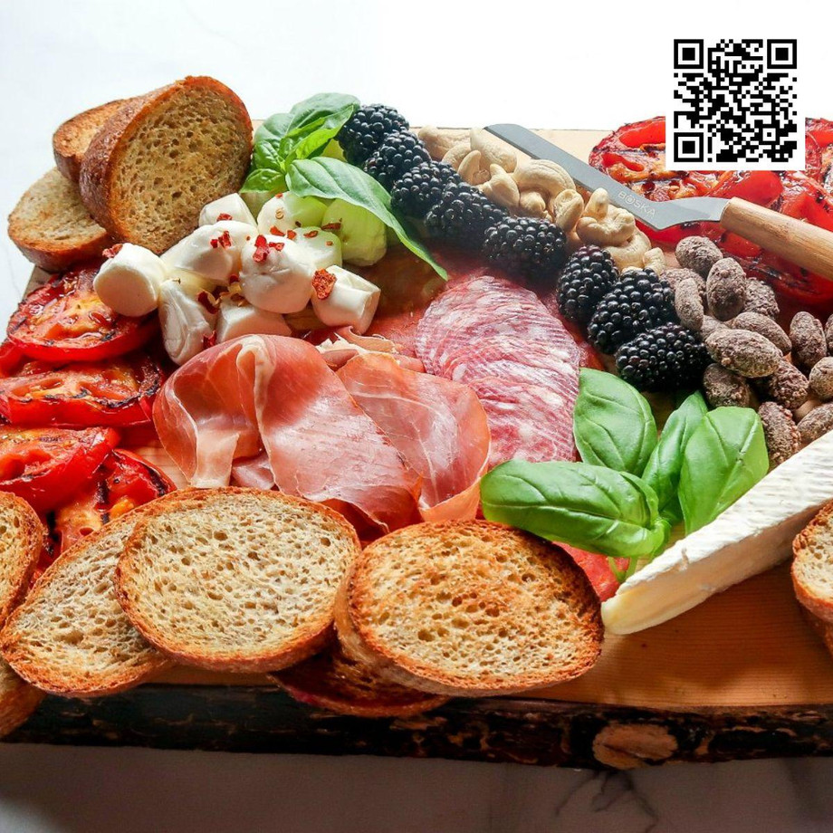 deliplattersforpicnicsandoutdoorgatherings.jpg