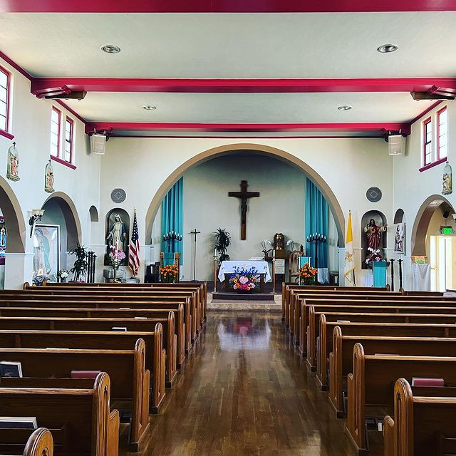 holyofdivinechurch15.jpg