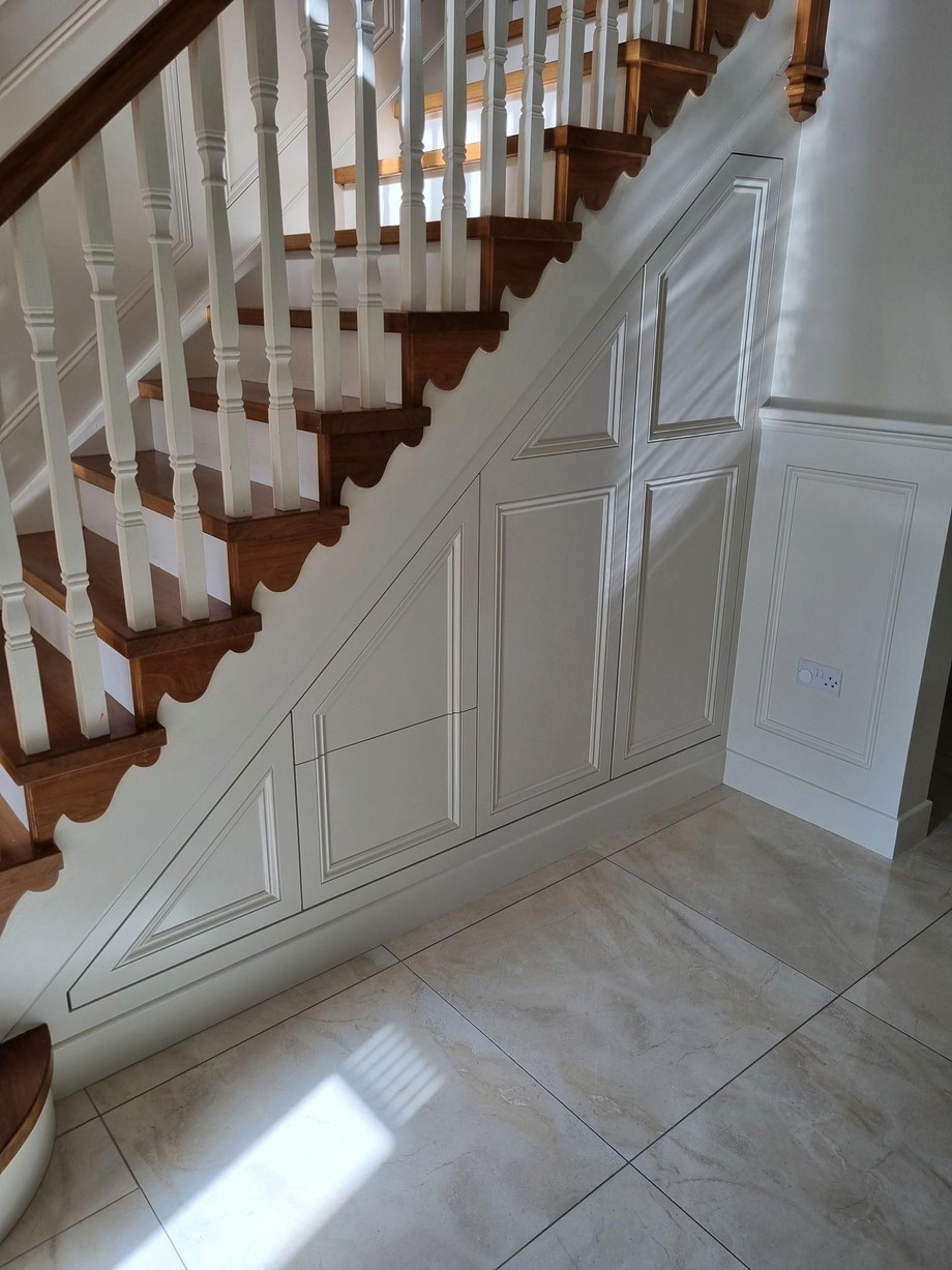 bespoke20understair20fiited20unit.jpg