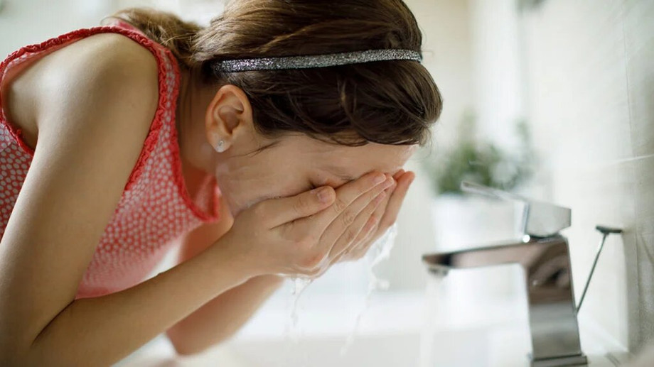 teenagepimplestreatmentinmumbaidrniketasonavaneambrosiaaestheticsacnespecialistdoctormumbai.jpg