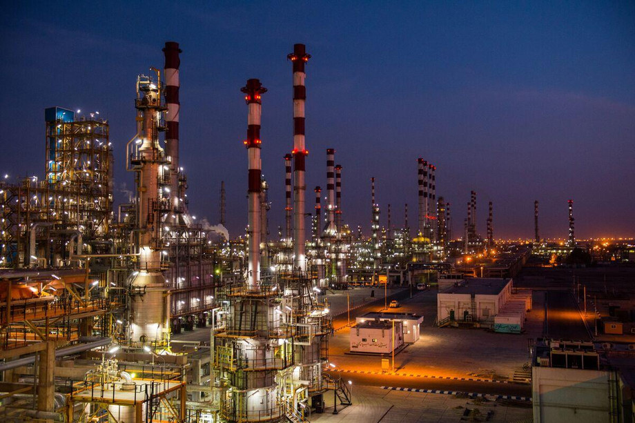 oilrefiningmarket.jpg