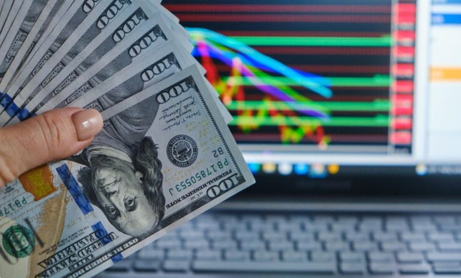 dollarinvestmentoutlook.jpg