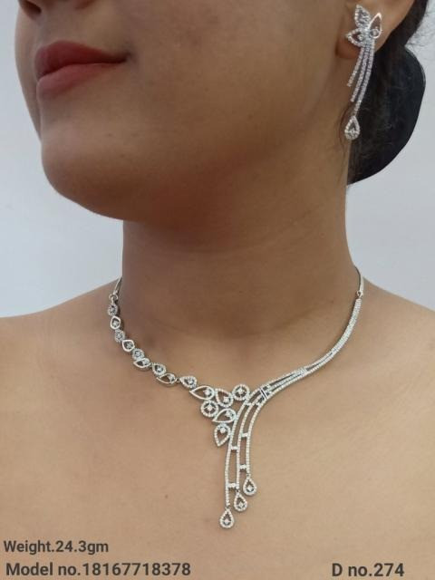 elegantnecklace.jpg