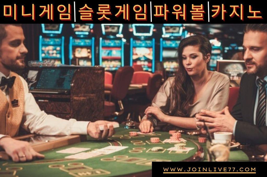 rich couple enjoying playing at casino