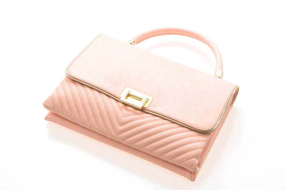 luxurywomanhandbagmin.jpg