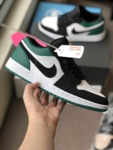 giaynikeairjordan1lowxanhdenrep114225x300.jpg