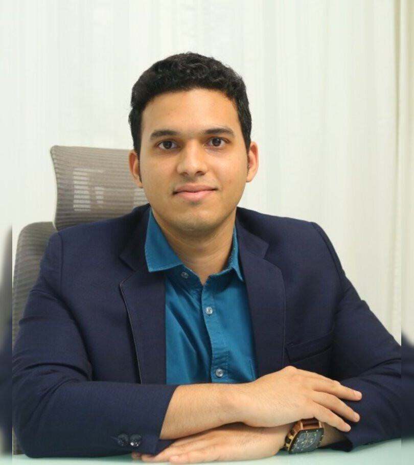 drabhishekkulkarniconsultantspinesurgeonpainmanagementspecialist2.jpg