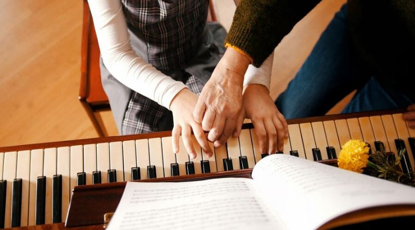 pianolessons.JPG