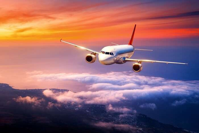 airlinesflying.jpg