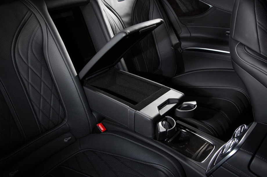 highangleshotcarsblackmoderninteriorperfect_18162433164.jpg