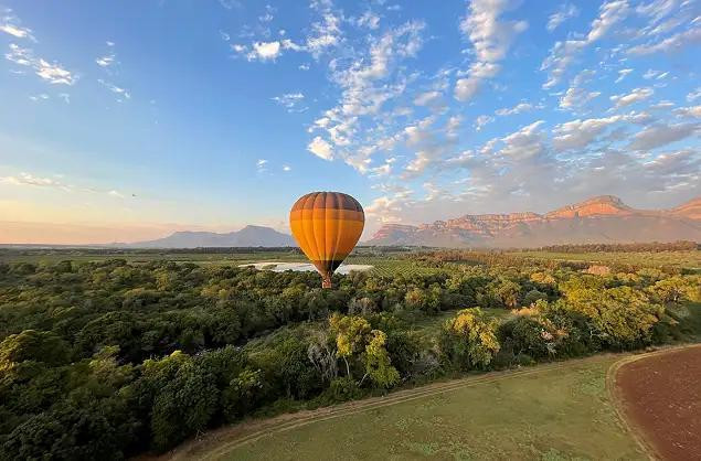 hot_air_ballooning__near_kruger_park_hoedspruit_area__2__narrow_60_sharpen_scaled_635w_418h2.jpg