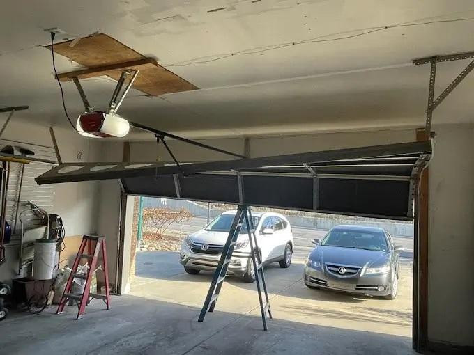 garagedoorlightingsolutionsphonenix.jpg