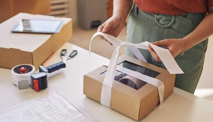 8wayscustompackagingaddsval.jpg