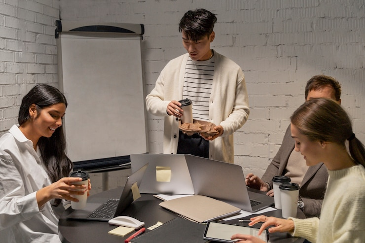 businessownerworkingtheirstrategy_232149241296.png