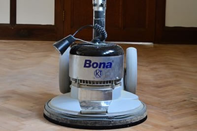 hardwoodfloorfittinglondonfinishing.jpg