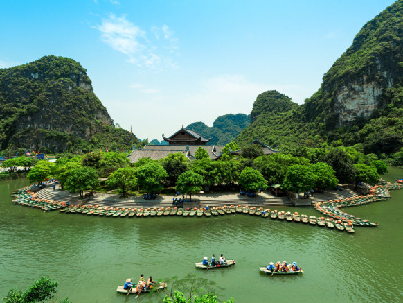smallgrouptravelvietnam.jpg